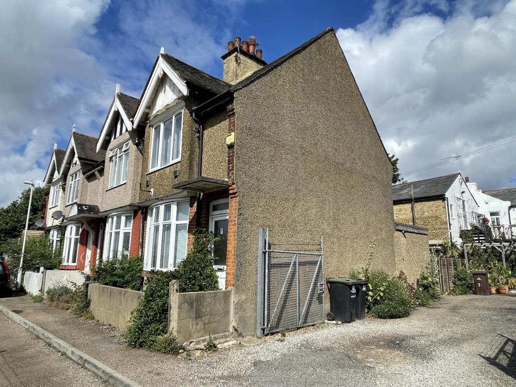 Lot: 34 - HOUSE FOR IMPROVEMENT -